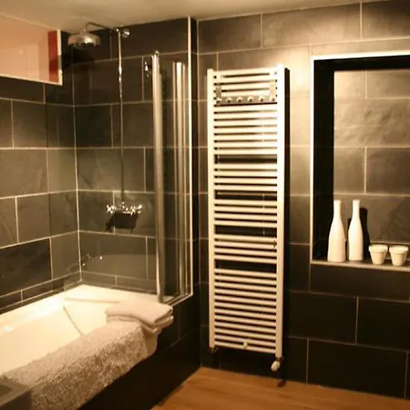 La Chapelle Au Puits 3*